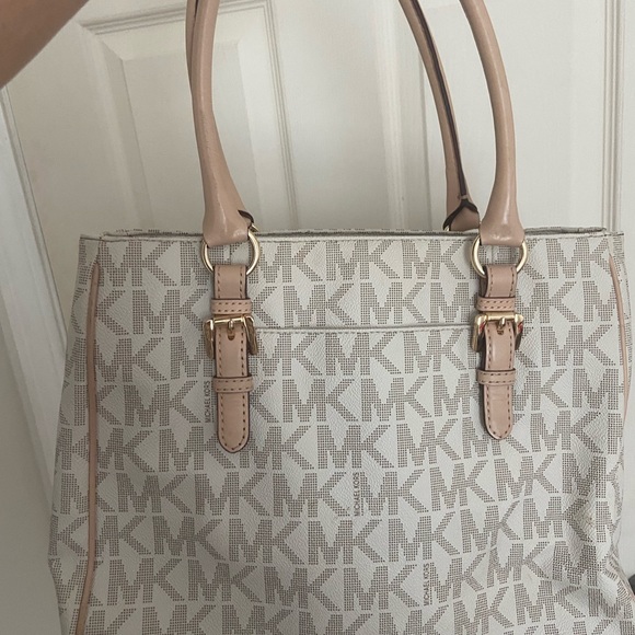 Michael Kors jet set purse - Picture 10 of 10